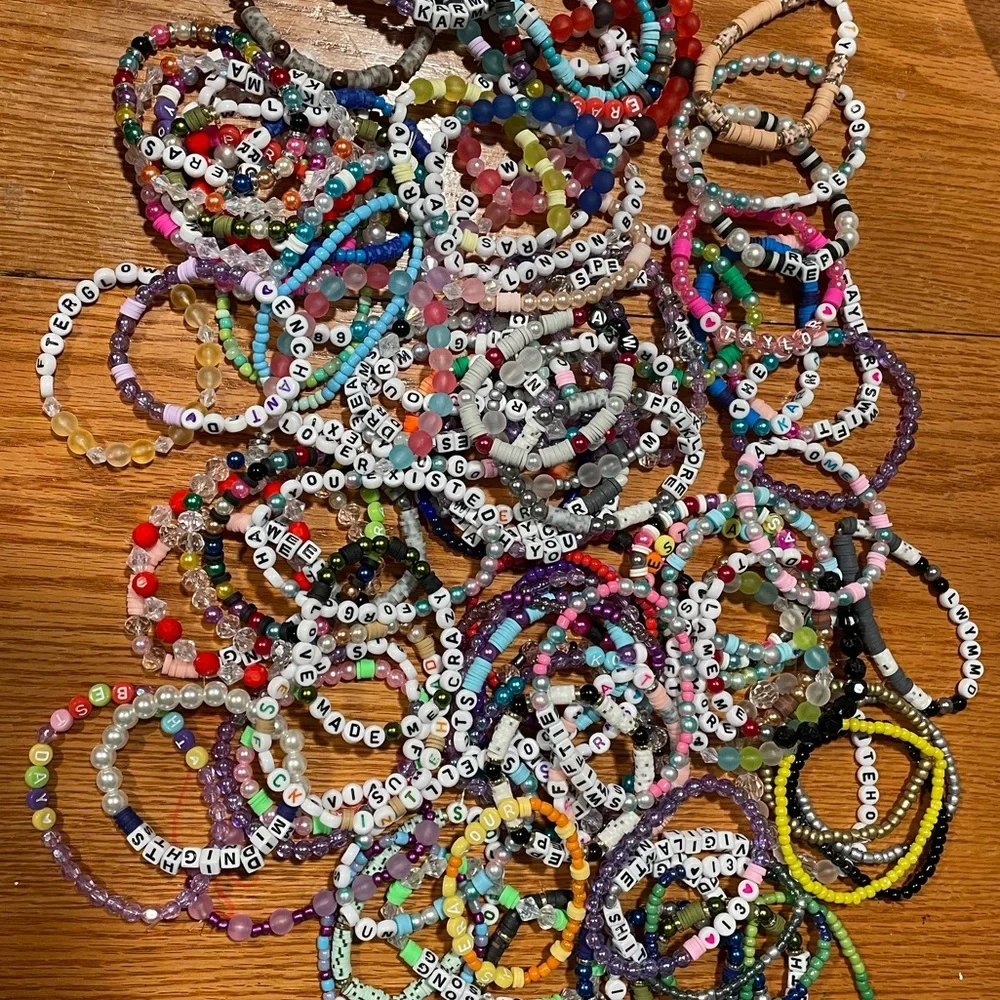Mixed Lot Taylor Swift Friendship Bracelets Eras Tour - Picture 1 of 1